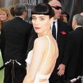 Rooney Mara dengan gaun Givenchi di Red Carpet Oscar 2012