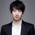 Photoshoot Lee Je Hoon dalam Sesi Pemotretan