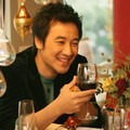 Uhm Tae Woong untuk Media House Sim Entertainment