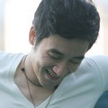 Uhm Tae Woong di Pemotretan untuk Media House Sim Entertainment