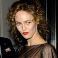 Vanessa Paradis Berpose untuk Paparazi