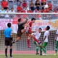 Ryan Putra Maylandu Menjaga Ketat Gawang Indonesia dari Serangan Vietnam