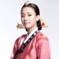 Han Hyo Joo dengan Busana Tradisional korea
