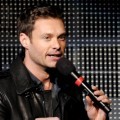 Ryan Seacrest di KIIS FM’s Jingle Ball 2011