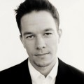Mark Wahlberg dengan Konsep Foto Hitam Putih