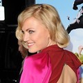 Malin Akerman Menghadiri Premiere 'Wanderlust'