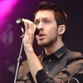 Aksi Calvin Harris di Atas Panggung
