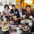 One Direction Berkunjung ke ET Canada