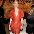 Elizabeth Banks di Restoration Hardware Spring 2012