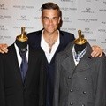 Robbie Williams Saat Launching Pakaian Miliknya