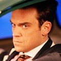 Robbie Williams Dalam Video Shoot 'Tripping'