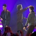 The Wanted Melakukan Pertujukan di Atas Panggung Selama Acara 40 Principales Awards 2011 Berlangsung