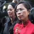 Meriam Bellina dan Pengacaranya Dwi Ria Latifa Tiba di Polda Metro Jaya