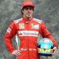Fernando Alonso Berpose dengan Seragam Lengkap