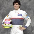 Sergio Perez Berpose dengan Seragam Lengkap