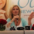 Olivia Newton-John Saat Jumpa Pers di Hotel Mulia