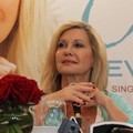 Olivia Newton-John Saat Jumpa Pers di Hotel Mulia