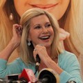 Olivia Newton-John Saat Jumpa Pers di Hotel Mulia