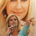 Olivia Newton-John Saat Jumpa Pers di Hotel Mulia
