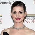 Anne Hathaway Hadir di Kennedy Center Honors 2011