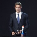 Jenson Button dengan Piala di Brit Awards 2012