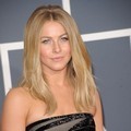 Julianne Hough di Red Carpet Grammy Awards 2012