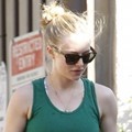 Amanda Seyfried Bersama Anjingnya, Finn