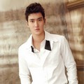 Choi Siwon Bergaya dalam Sesi Pemotretan
