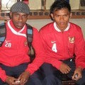 Boaz Solossa Bersantai dengan Kostum Timnas