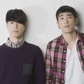 Tak dan Moowoong 'Bae Chi Gi' Berpose di Depan Kamera