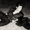 Seo In Guk di Photo Teaser MV Tease Me Duce