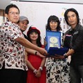 Penyerahan DVD Setia Band Kepada Indomart