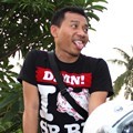 Anang Hermansyah Datang Mengendarai Harley-Davidson