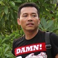 Anang Hermansyah Mendampingi Ashanty Ziarah ke Makam Ayahnya