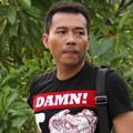 Anang Hermansyah Mendampingi Ashanty Ziarah ke Makam Ayahnya