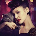 Ivy Berpose Untuk Majalah 'Sure'