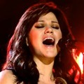 Kelly Clarkson Tampil di Billboard Music Awards 2012