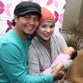 Indra Bekti dan Aldila Jelita di RSIA Brawijaya Bersama Anak
