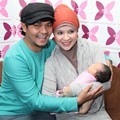 Indra Bekti dan Aldila Jelita di RSIA Brawijaya Bersama Anak