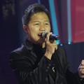 Sandhy Sondoro di Panggung Liputan 6 Awards 2012