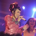 Ayu Ting Ting di Panggung Liputan 6 Awards 2012