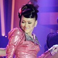 Ayu Ting Ting di Panggung Liputan 6 Awards 2012