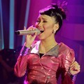 Ayu Ting Ting di Panggung Liputan 6 Awards 2012