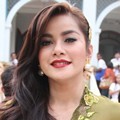 Olla Ramlan Jadi Host Live Pernikahan Anang Hermansyah dan Ashanty