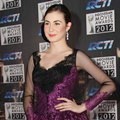 Arumi Bachsin Tampil Cantik dalam Nuansa Ungu