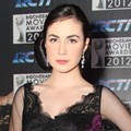 Arumi Bachsin Tampil Cantik dalam Nuansa Ungu