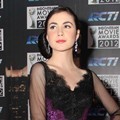 Arumi Bachsin Tampil Cantik dalam Nuansa Ungu
