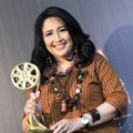 Dewi Irawan Raih Penghargaan Pemeran Pendukung Wanita Terbaik