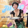 Julia Perez di Acara Perilisan Single 'Siti Nurbaya'