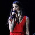 Konser 'Lovestrong' Christina Perri dengan Ciri Khas Bunga Mawar